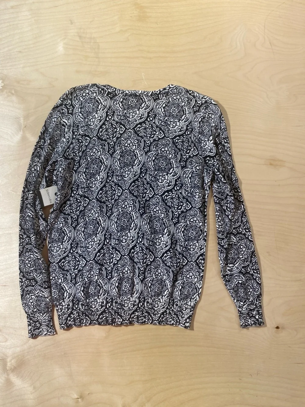 St. Johns Bay lightweight neck